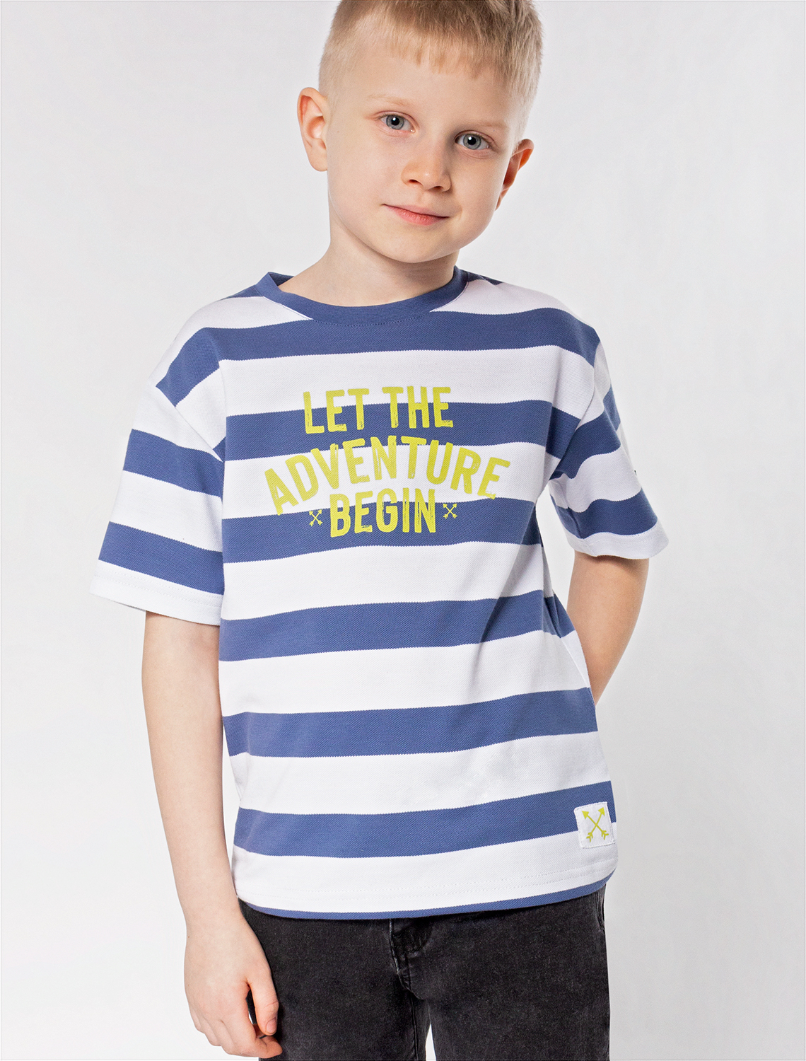 картинка Футболка для мальчика св.синий_белый_adventure магазин Одежда+ являющийся официальным дистрибьютором в России 
